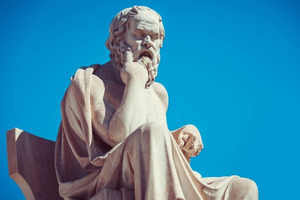 هل كان سقراط  الحكيم فيلسوفا نبياً؟